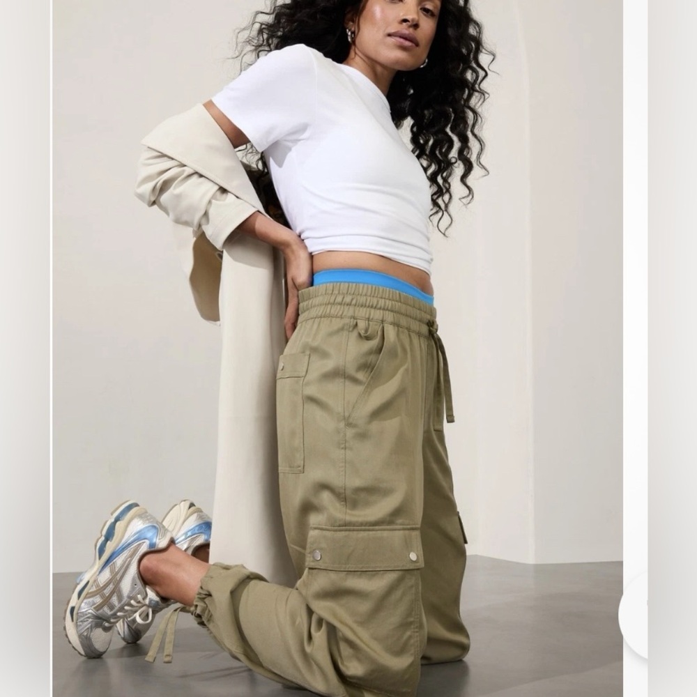Athleta Celestial High Rise Utility Pant Size XL Olive jogger pants B066 - Picture 2 of 13